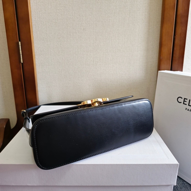 Ce1i*e triomphe bags